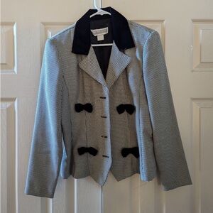 Super cute blazer vintage style with velvet bows and collar. Jessica Howard 2P